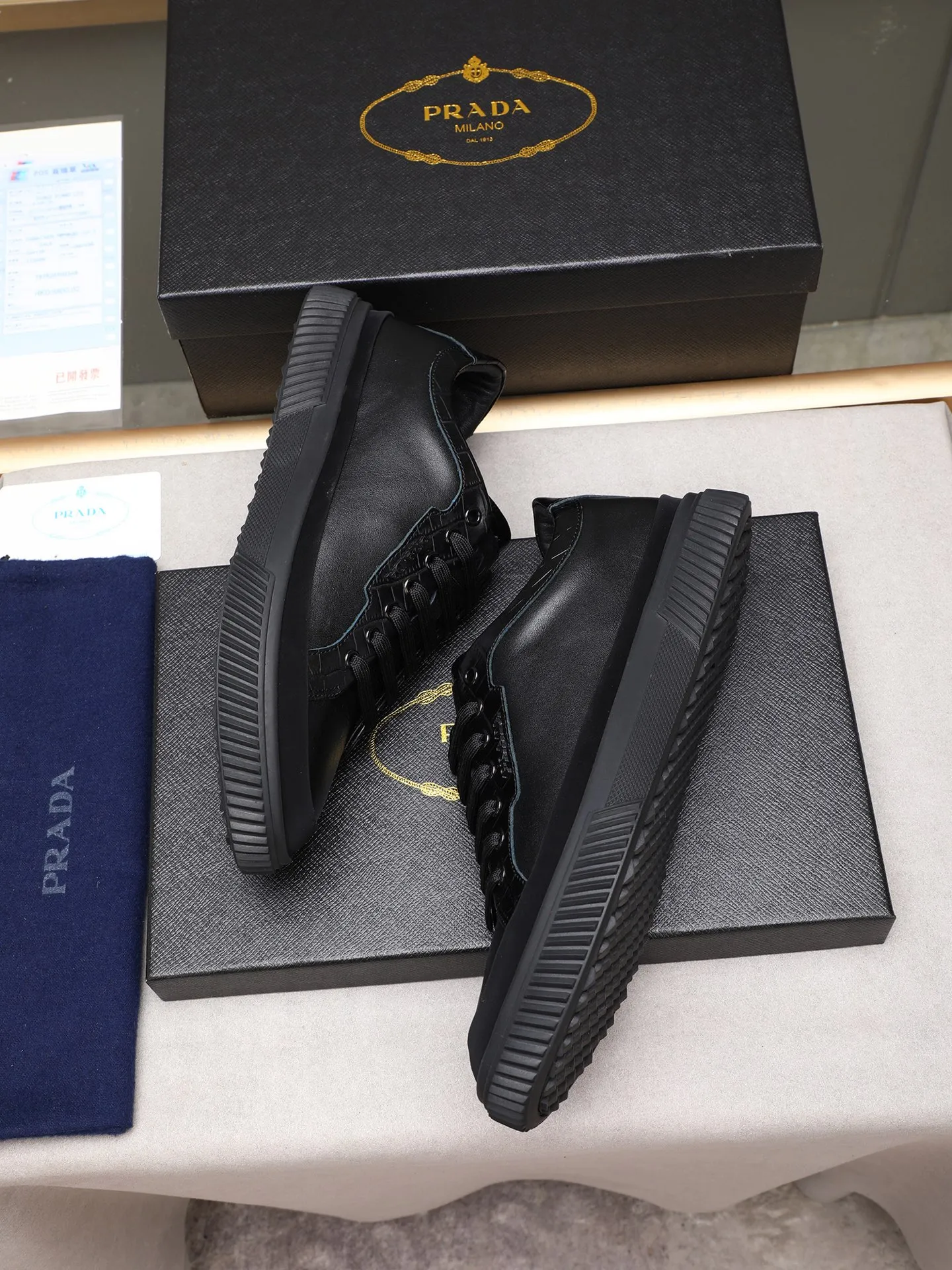 Men's shoes💰420💰 Brand: PRADA (Prada) Standard code: Men's code 38–44 (45 can be customized) Material: Original cowhide, breathable sheep lining Special outsole Style category: Men's fashionable casual sneakers Low-key luxury! Color: actual picture color